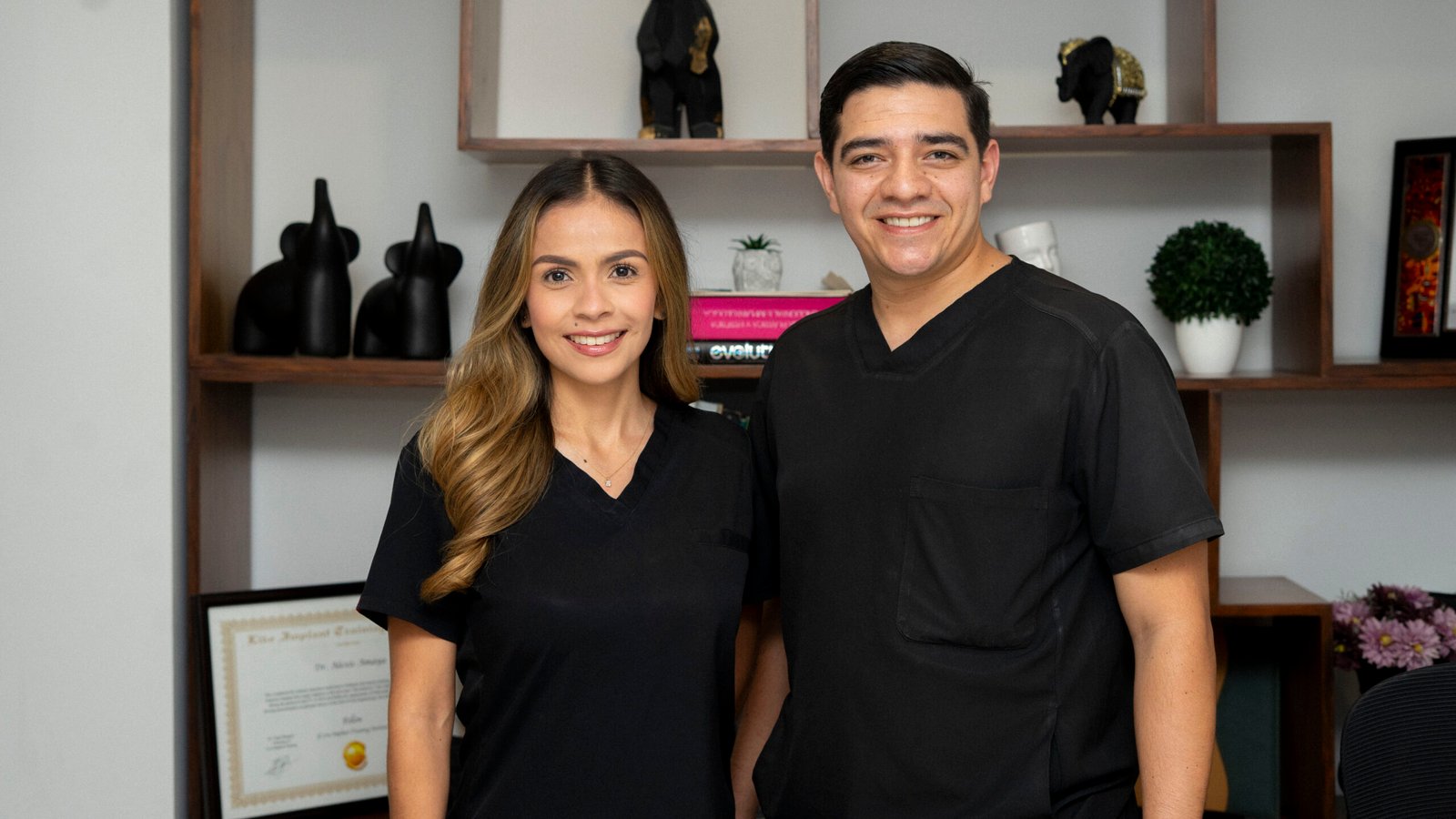 dr-alexis-amaya-esposa